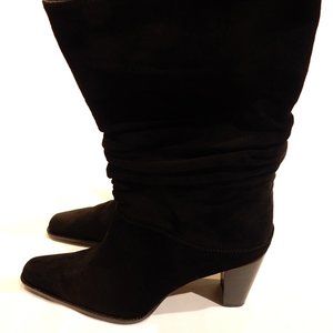 STUART WEITZMAN BLACK RUCHED SUEDE BOOTS IN 9M (NEW)